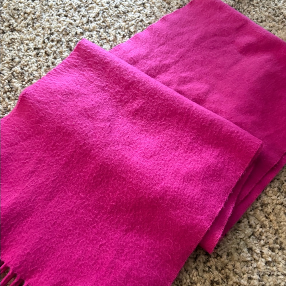 Luxurious Pink Cashmere Scarf Valentine’s Day - Picture 4 of 11